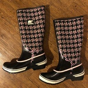 Sorel, Black/Pink Houndstooth Rain Boots, Size 8